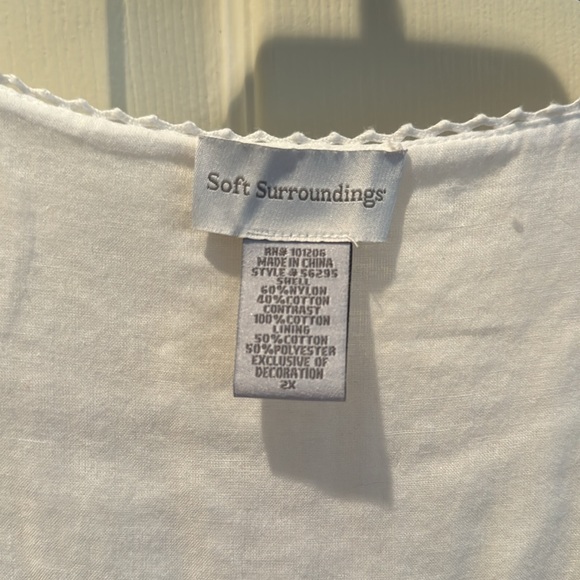 Pretty Soft Surroundings Top - Picture 3 of 5